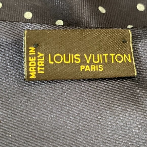 Louis Vuitton Monogram Logo Dot Scarf Navy White Polka Dots Unisex (69289) - Picture 4 of 5